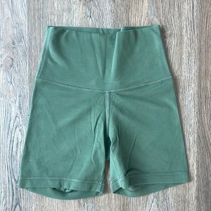 TnaBUTTER™ Atmosphere Hi-Rise 5" Short